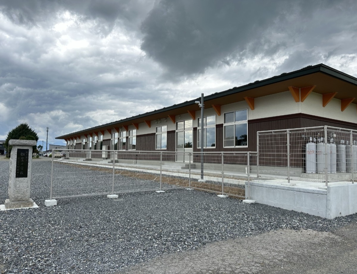 北上市立飯豊小学校特別教室棟(電気設備)工事